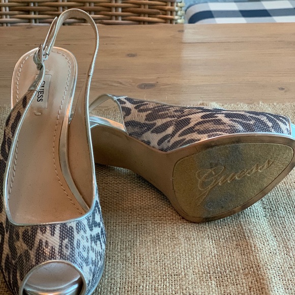 Cheetah print platform sling back heels by GUESS - Picture 6 of 6